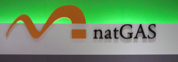 natGAS - Eine grüne Spange definiert den Raum